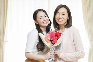 母の日に、プレゼントに添えて似顔絵いかが？ ゆがめ